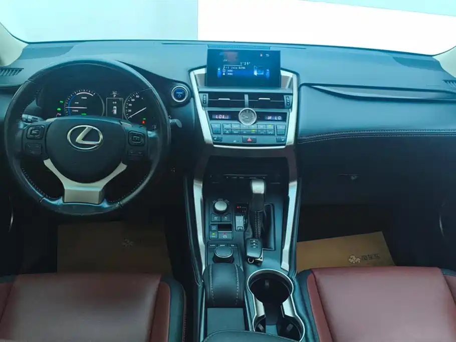Lexus NX 2015 300h FWD Luxury фото 12