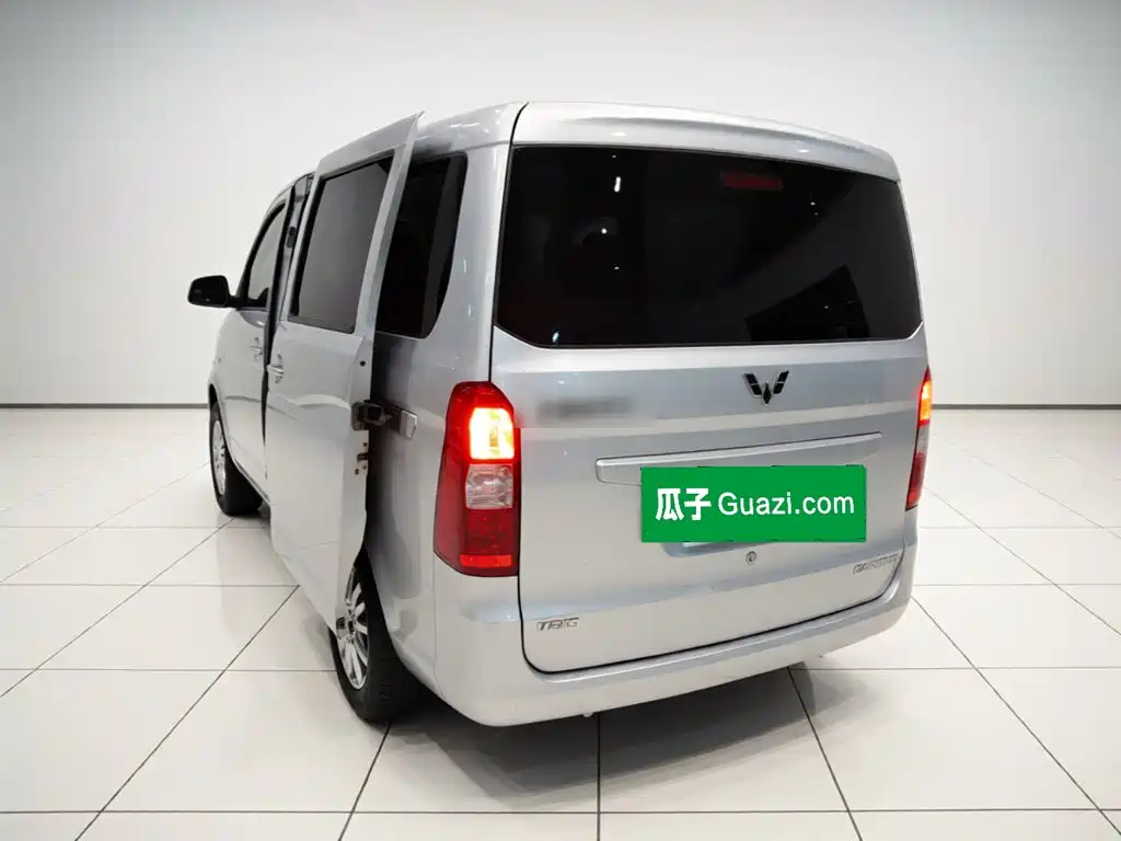 Wuling Motors Wuling Rongguang V 2017 2018 1.5L Standard