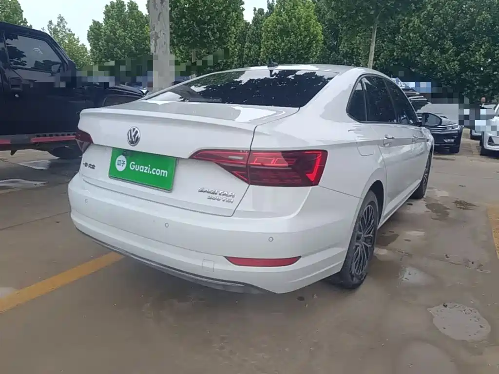VOLKSWAGEN SAGITAR