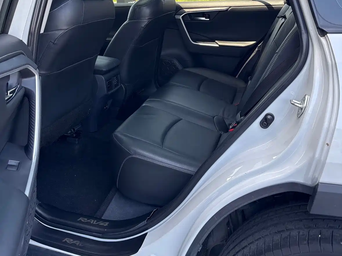 Toyota RAV4 Rongfang 2020 2.0L CVT 4WD Premium Edition фото 10