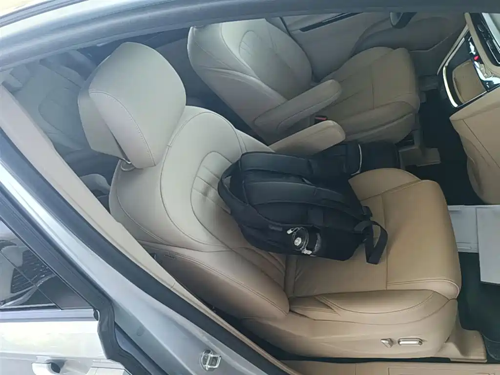 Buick GL8 New Energy 2025 Land Honor Premium Edition 7-Seater фото 25