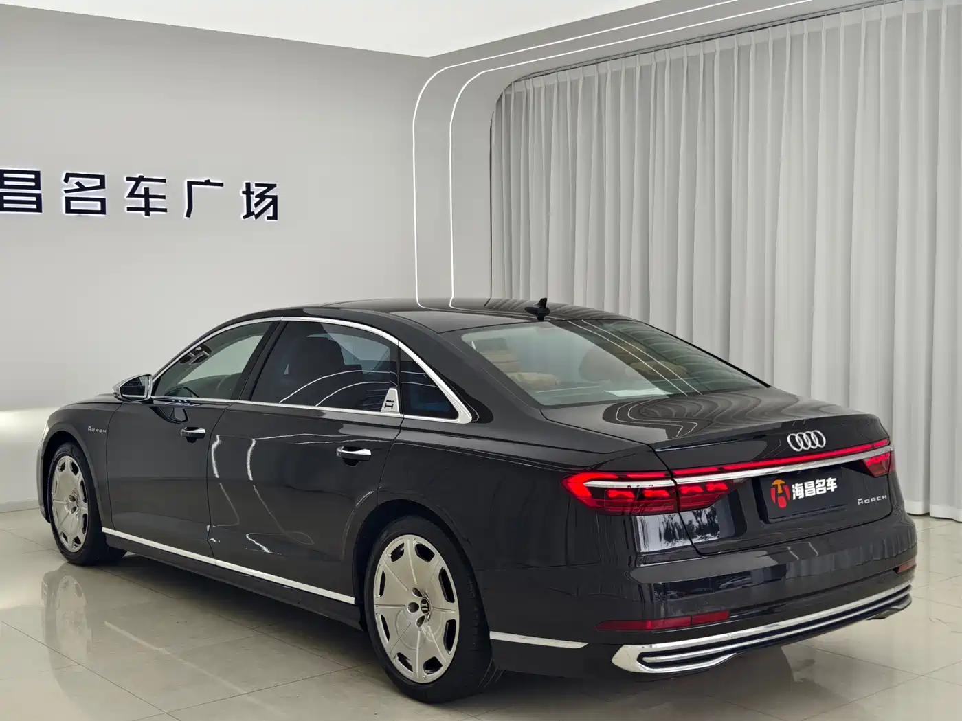 Audi A8 2022 A8L Horch Founder's Edition Legendary фото 7