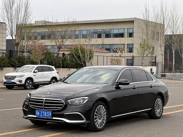 MERCEDES-BENZ E CLASS