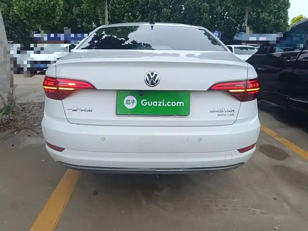 VOLKSWAGEN SAGITAR