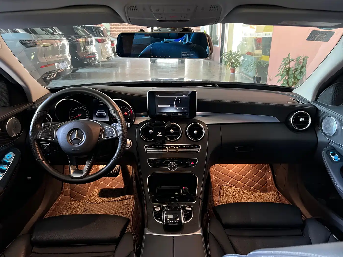 Mercedes-Benz C-Class 2017 C 200 L Sport фото 6