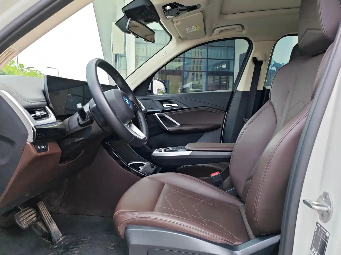 BMW iX1 2023 eDrive25L X Design Package фото 13
