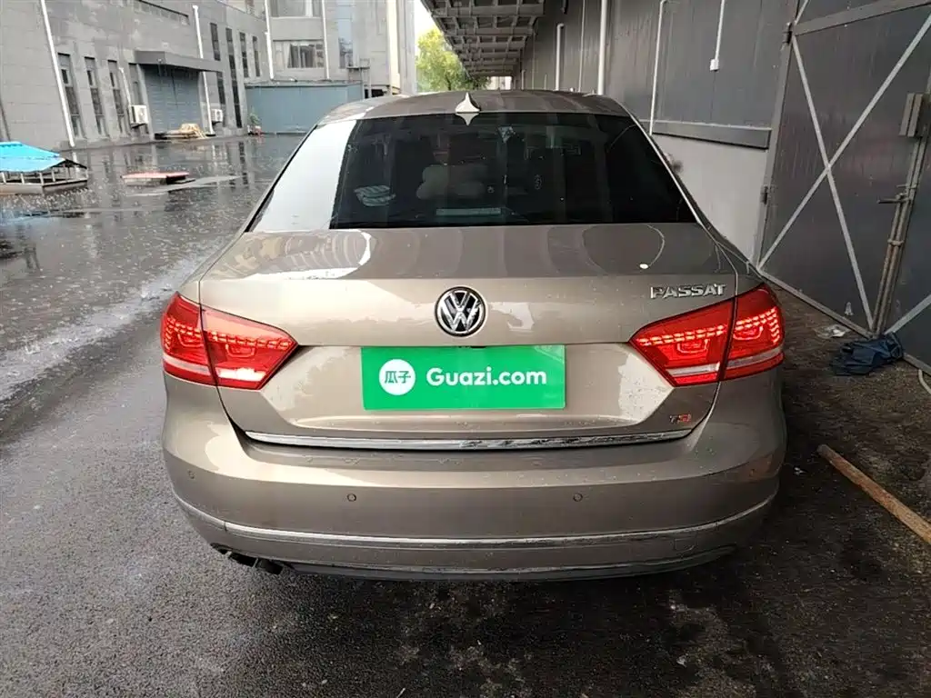 Volkswagen Passat 2015 1.8TSI DSG Prestige Edition фото 6