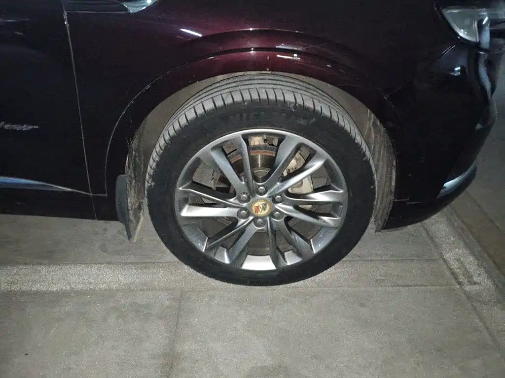 Фото 8 - Buick Enclave