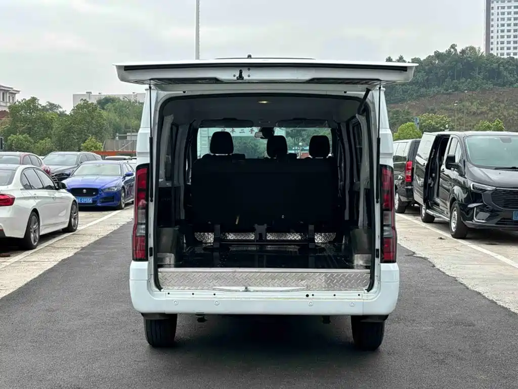Jiangling JMC Fushun 2026 2023 2.0T Manual Short Wheelbase Low Roof Commercial MPV 6 Seats with Lift-up Tailgate