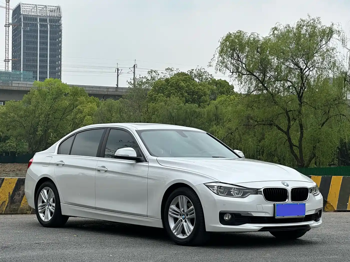 BMW 3 Series 2017 320Li Fashion фото 3