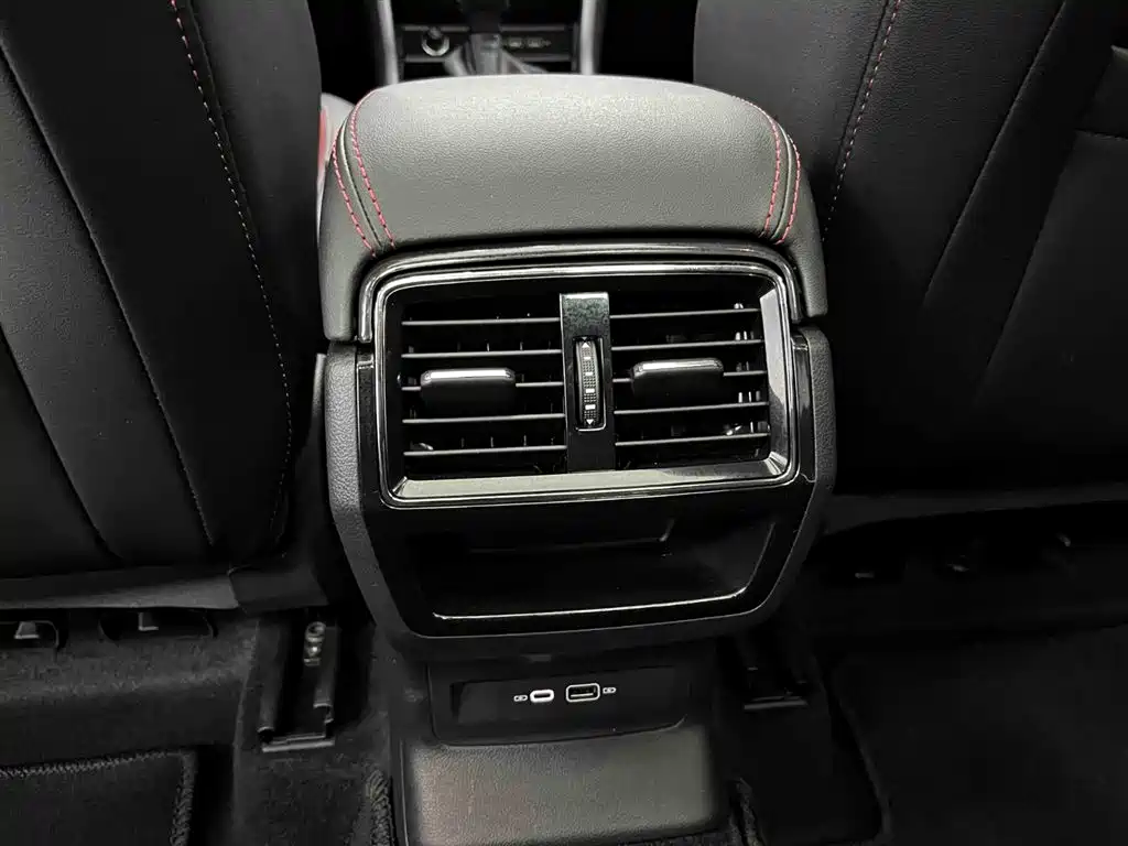 Škoda Karoq 2025 TSI280 Luxury Edition фото 15