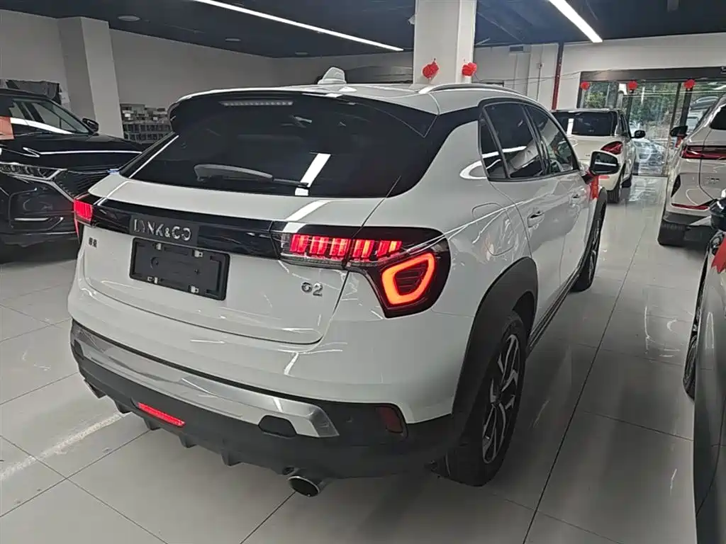 Lynk & Co 02 2018 1.5T DCT 2WD Power Edition China V фото 7