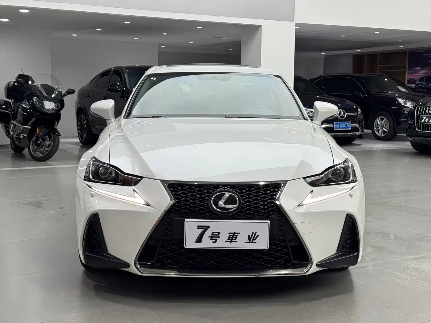 LEXUS IS