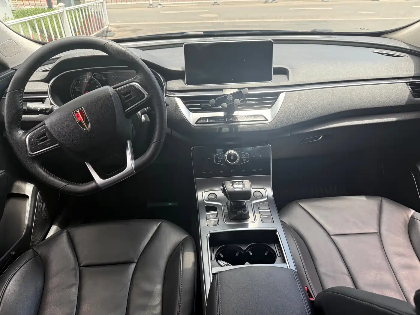 Hongqi H5 2022 Classic Facelift 1.5T DCT Flag Rhythm Edition фото 6