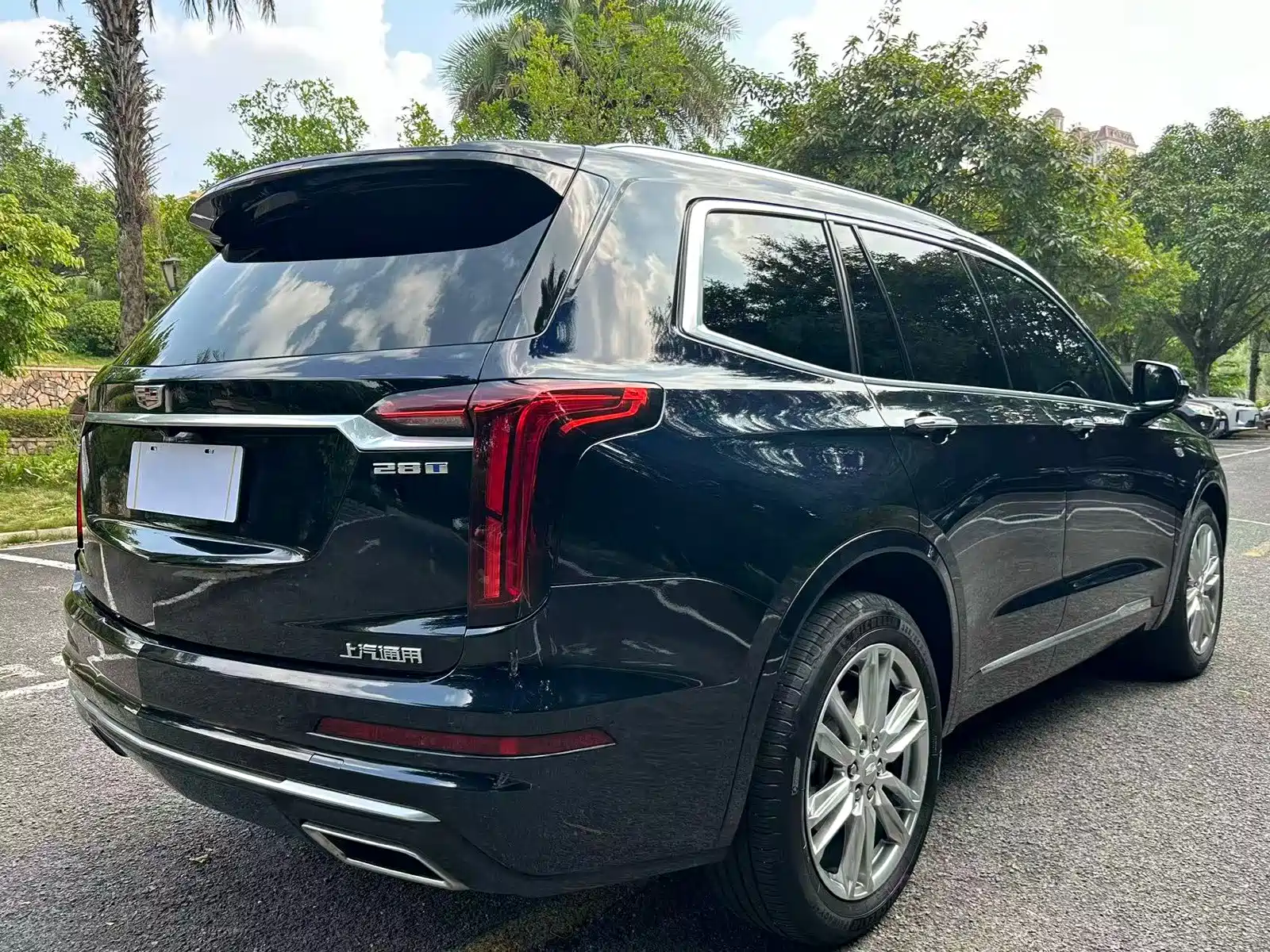 Фото 9 - Cadillac XT6