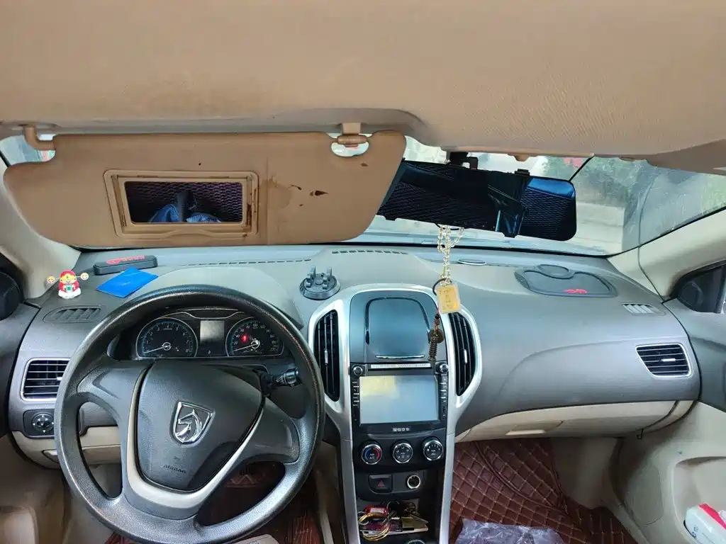 Baojun 630 2015 2014 1.5L Manual Comfort