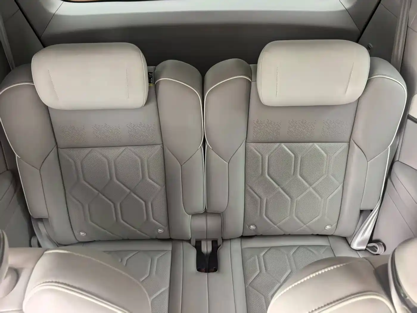 Volvo EM90 2024 2025 Ultra Six-Seater