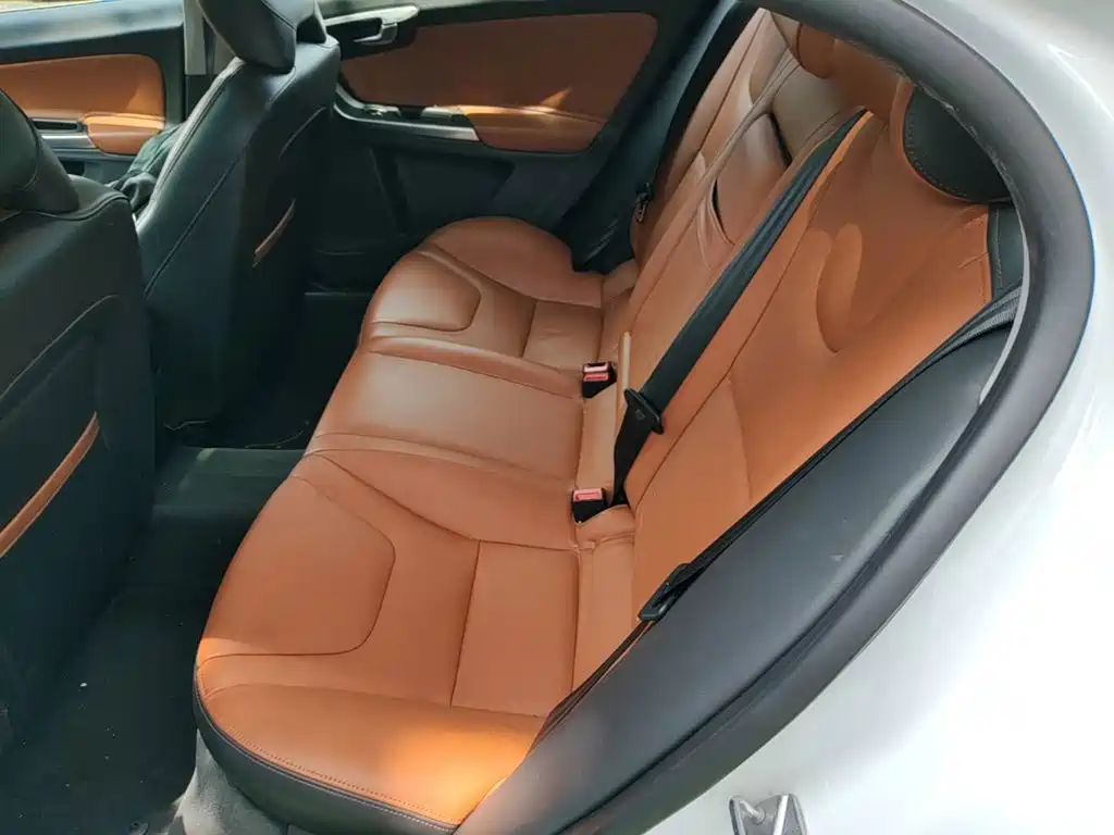 Фото 17 - Volvo S60