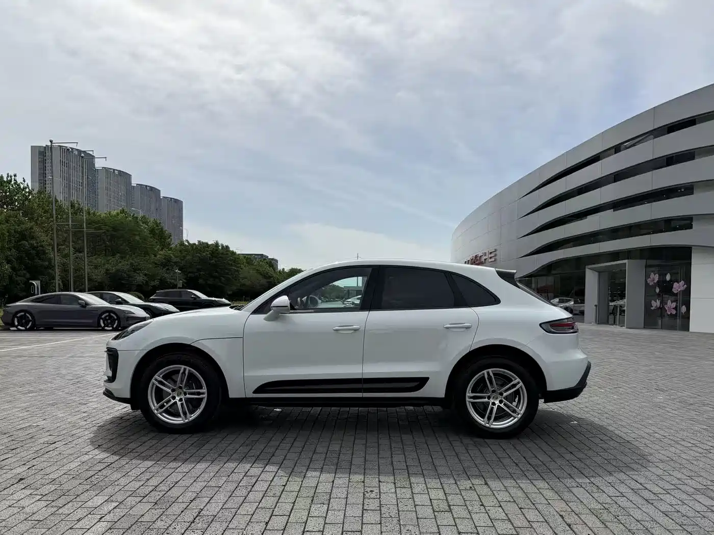 Porsche Macan 2024 Macan 2.0T фото 3