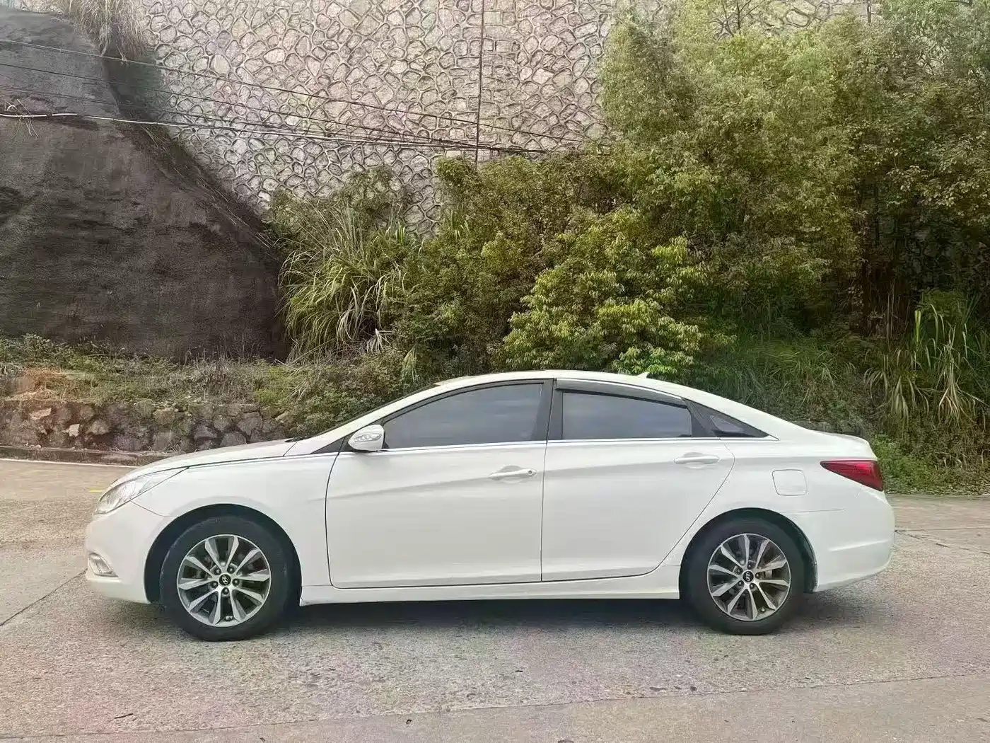 Hyundai Sonata 2012 2011 2.0L Auto Premium Edition