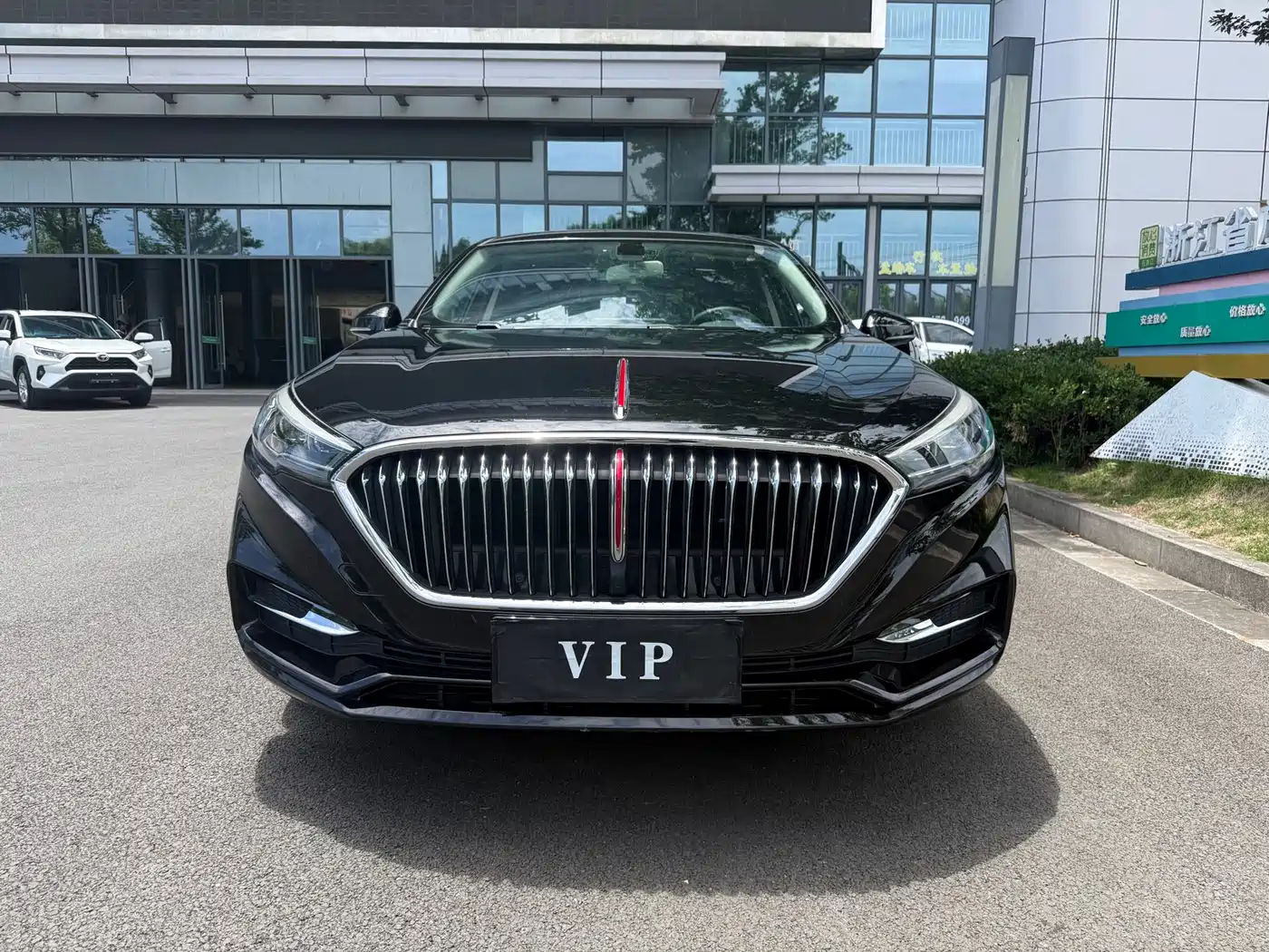 Hongqi H5 2022 Classic Facelift 1.5T DCT Flag Rhythm Edition фото 2