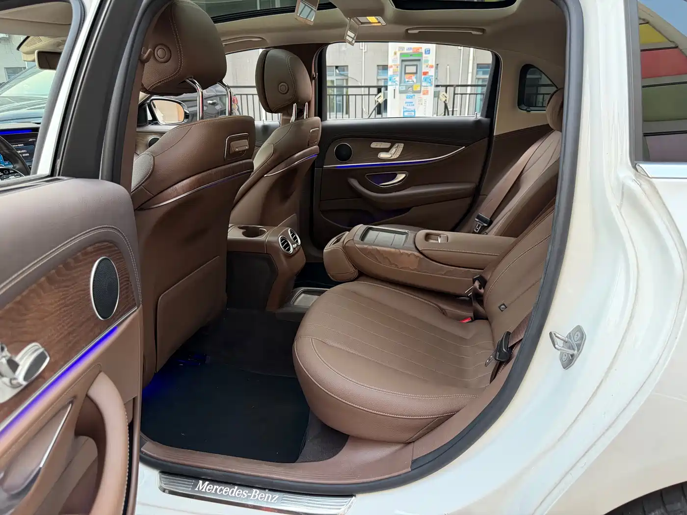 Mercedes-Benz E-Class 2019 E 300 L Luxury фото 6