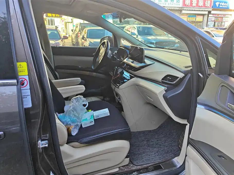 BUICK GL8