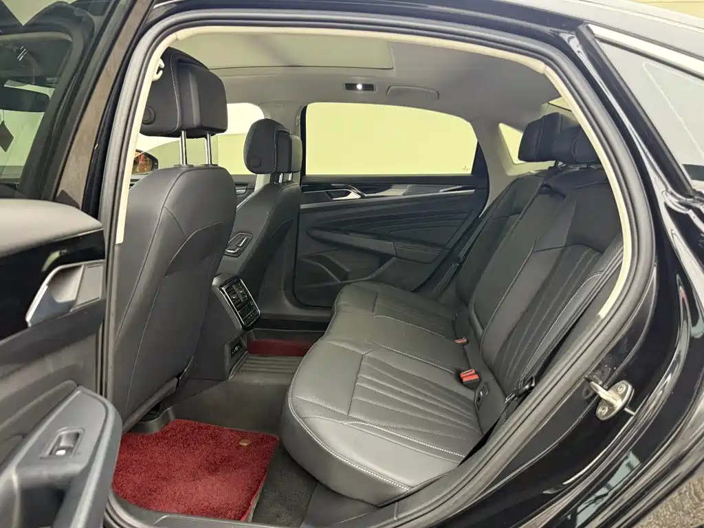 Volkswagen Passat 2025 2025 Outstanding 380TSI Dragon Soaring Edition