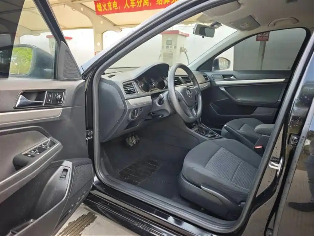 Volkswagen Lavida 2017 1.6L Automatic Trend Edition фото 4