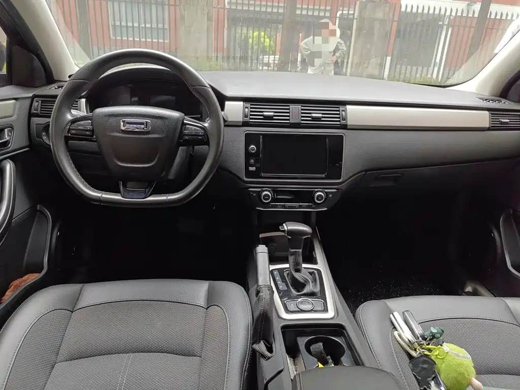 Qoros 3 2017 2016 Sedan 1.6L Automatic Zhiyue