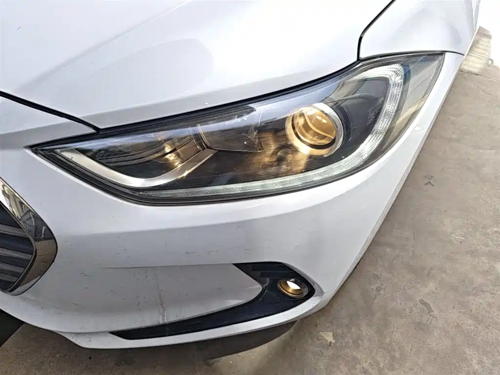 Hyundai Elantra 2016 Model 1.6L Automatic Smart Elite фото 24