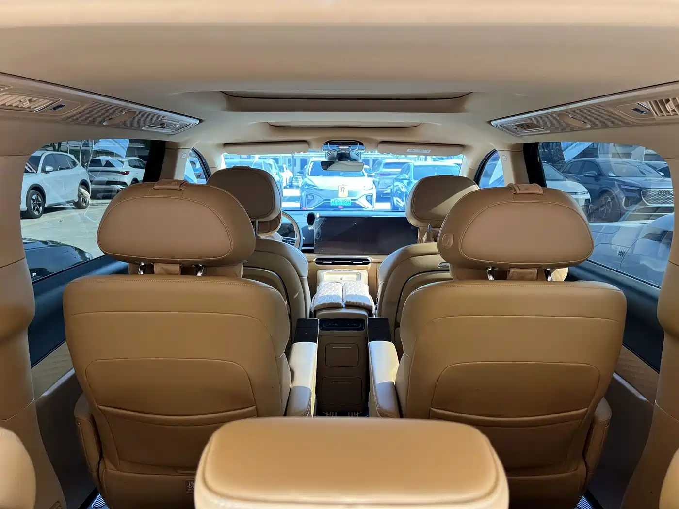 Voyah Auto Voyah Dreamer 2025 EV AWD Excellent Kunpeng Edition фото 6