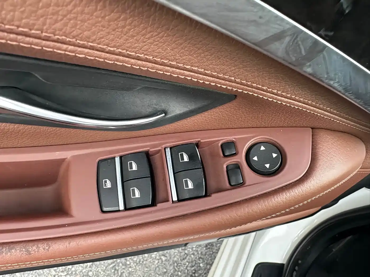 BMW 5 Series 2014 525Li Leading фото 20