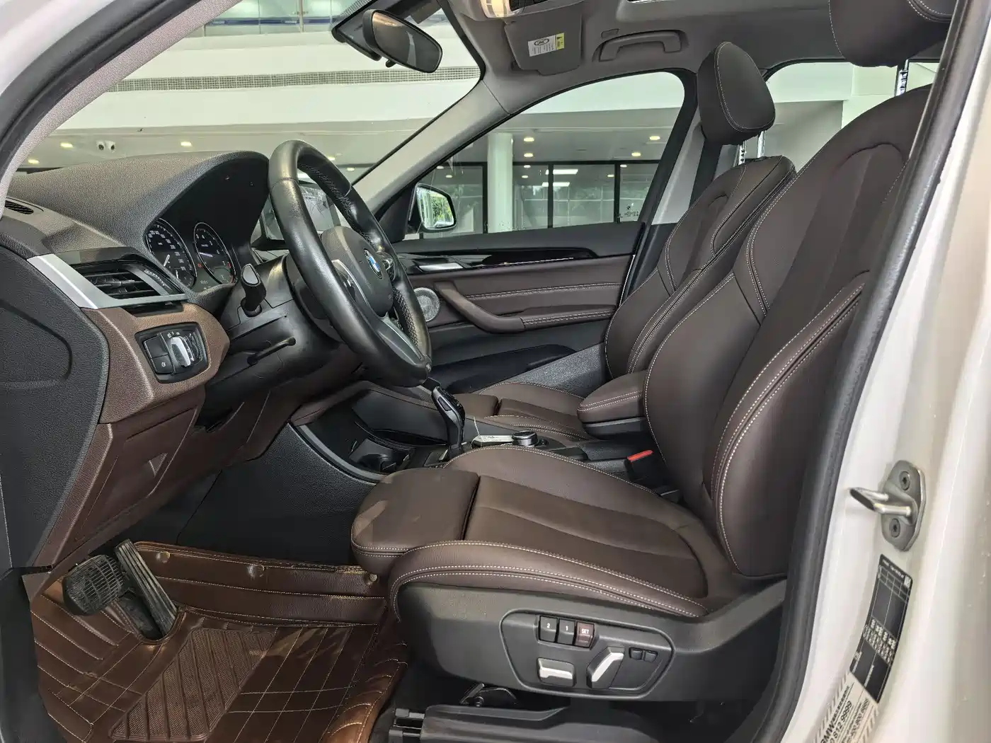BMW X1 2022 sDrive25Li Leading фото 9