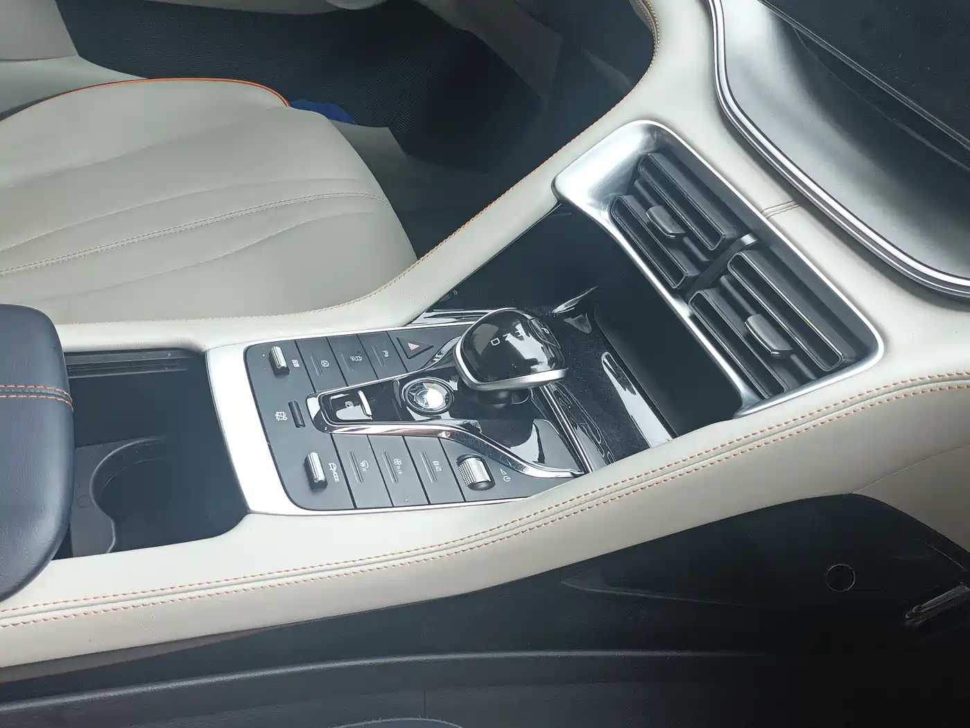 BYD Song PLUS PHEV 2021 EV Premium Model фото 12
