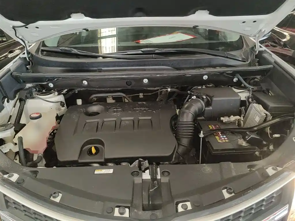 Toyota RAV4 Rongfang 2015 2.0L CVT 2WD Trend Edition фото 16