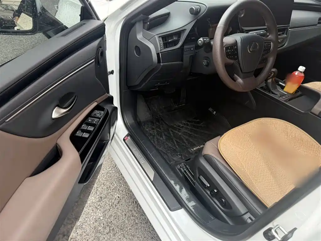 Lexus ES 2022 200 Excellence Edition фото 16