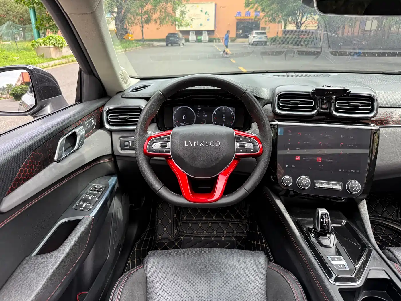 Lynk & Co 02 2018 Model 1.5T DCT 2WD Yao Pro Edition China V фото 14