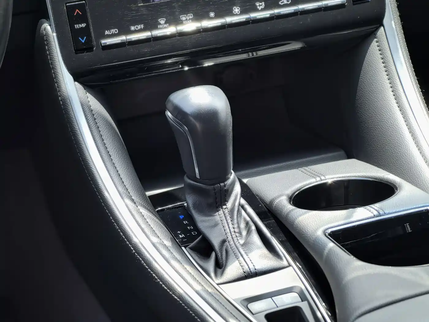 Toyota Avalon 2024 2.0L Luxury Edition фото 14