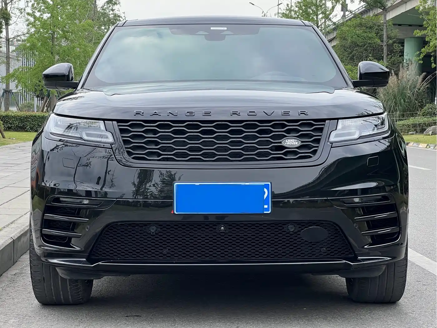 Land Rover Range Rover Velar 2022 250PS Golden Collector's Edition фото 2