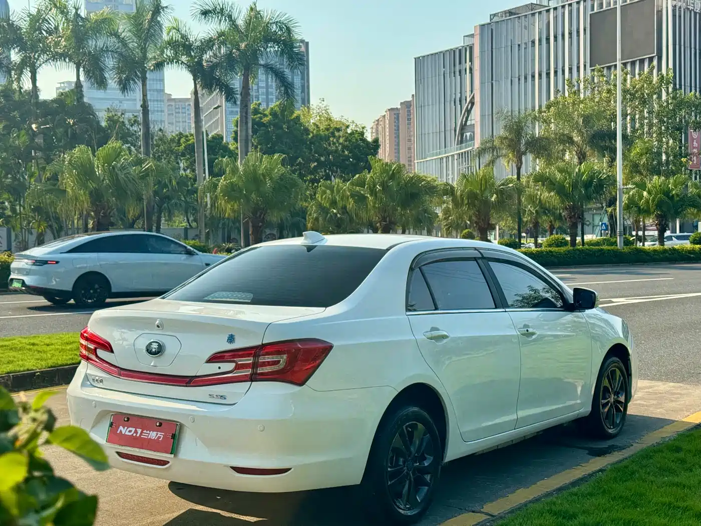 BYD Qin New Energy 2017 2017 1.5T Premium Model