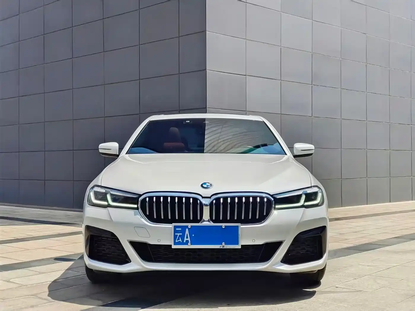 BMW 5 Series 2023 530Li Leading M Sport Package фото 2