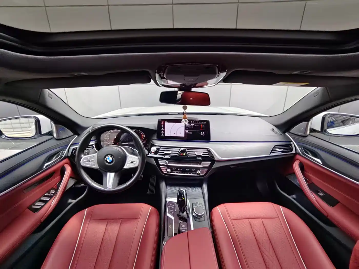 BMW 5 Series 2023 530Li Leading M Sport Package фото 8