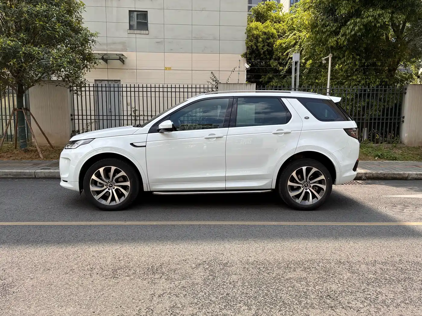 Land Rover Discovery Sport 2022 Model Facelift 249PS R-Dynamic S Performance Edition 5-seater фото 17