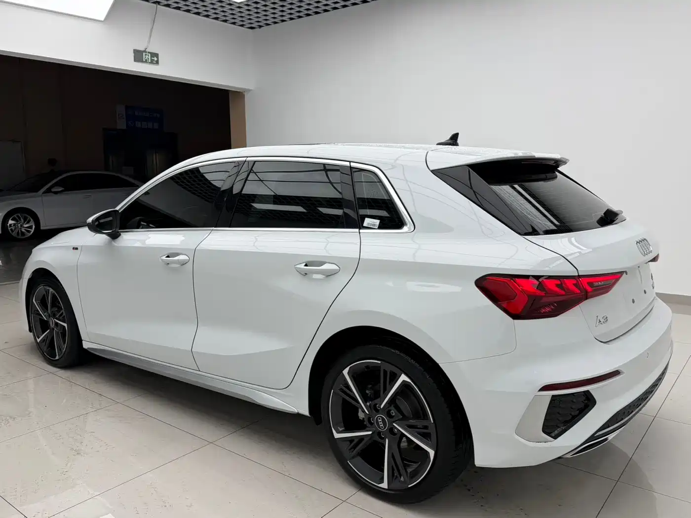 Audi A3 2023 Facelift Sportback 35 TFSI Fashion Sport фото 4