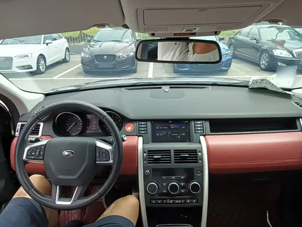 Land Rover Discovery Sport 2019 240PS SE Edition China VI фото 10