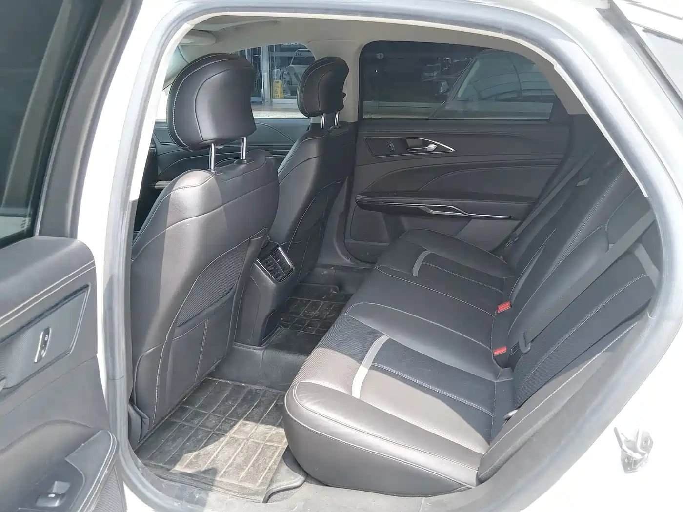 Фото 6 - Ford Taurus
