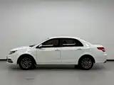 Фото 4 - Geely Vision
