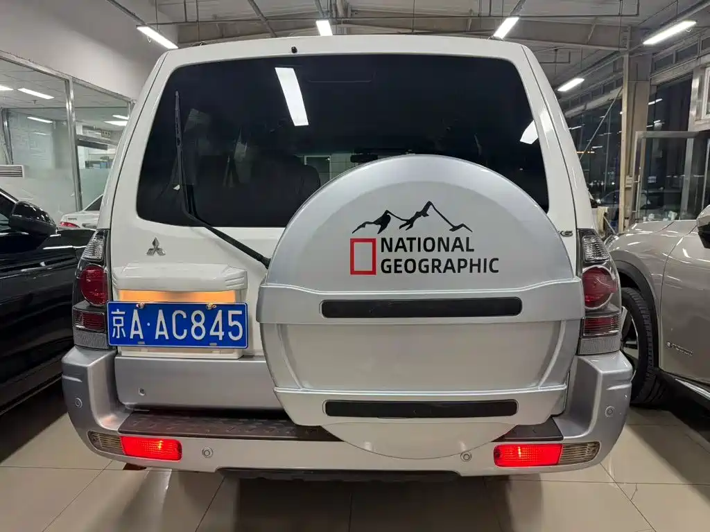 Mitsubishi Pajero 2011 2011 Mitsubishi Pajero V73 3.0L MT GLX