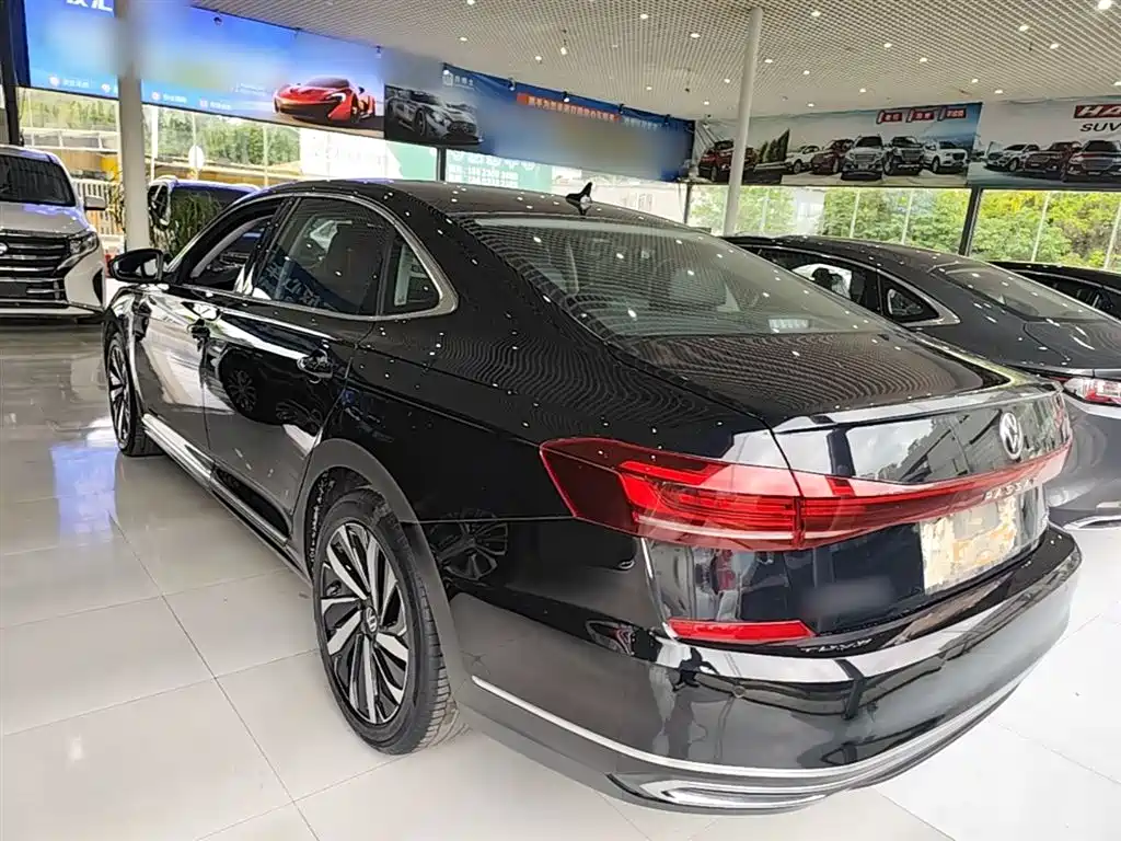 Volkswagen Passat 2024 380TSI Elite Edition фото 5